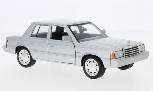Plymouth Reliant, silver 1983